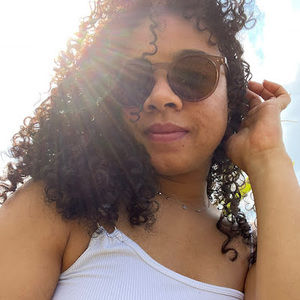 Meet your Posher, Bethania
